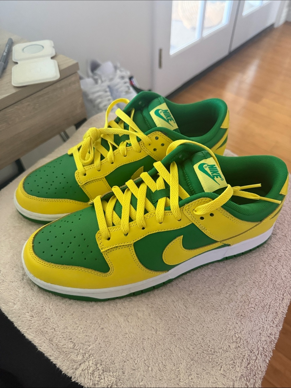 Nike dunk Sneakers in Green & Yellow never worn